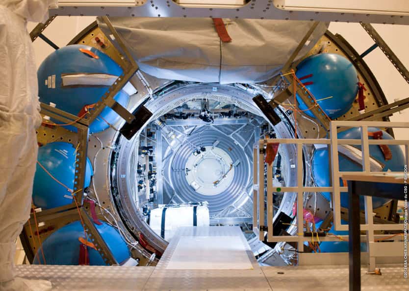 En janvier 2013 débutait le chargement de l'ATV-4 Albert Einstein. © Esa, Arianespace, Cnes, service optique du CSG