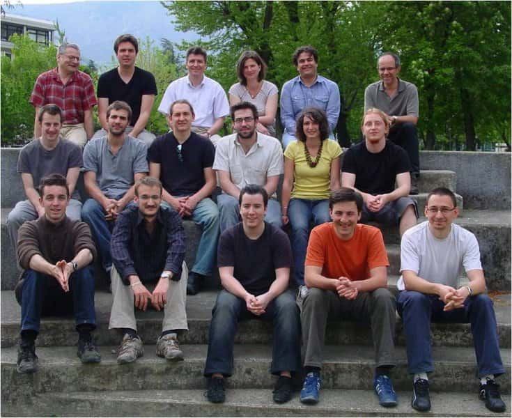 Les membres de l'équipe cohérence quantique de l'Institut Néel à Grenoble. La cohérence quantique est centrale pour le fonctionnement des composants, nanocircuits et dispositifs complets (réseaux, processeurs quantiques) qu’ils étudient. © Institut Néel