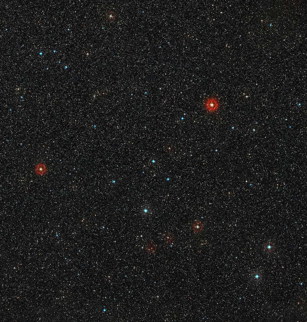 Cette image montre le ciel autour de la jeune étoile HD 95 086, située dans la constellation de l'hémisphère sud de la Carène. C'est autour de HD 95 086 que l'on a peut-être photographié la plus légère des exoplanètes. © ESO, <em>Digitized Sky Survey 2</em>, Davide De Martin