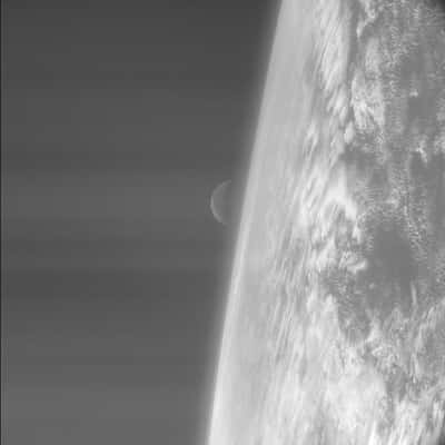 Photo prise par la sonde Rosetta lors de son survol de la Terre le 4 Mars 2005 (crédit : ESA)<br /><a href="//www.futura-sciences.com/communiquer/g/showgallery.php/cat/554/page/" target="_blank">Voir toutes les images prises par la sonde</a>