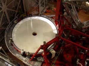 Miroir primaire du LBT, de 8,4 mètres de diamètre <br />Crédit : Large Binocular Telescope Corporation