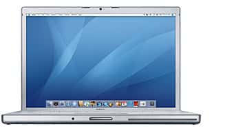 Le nouveau MacBook Pro, portable équipé du Core duo d'Intel à 1,87 GHz, équipé de 1 Go de mémoire et, comme les iMac, du logiciel Front Row, complété d'une télécommande, pour regarder des vidéos.