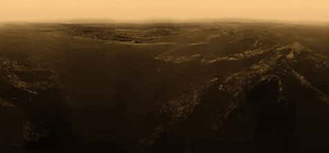 Selon une étude récente, Titan aurait connu trois épisodes majeurs dans son histoire, <br />qui auraient permis le réapprovisionnement de son atmosphère en méthane<br /> (Courtesy of Christian Waldvogel's )