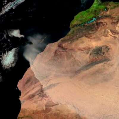 Une tempête de poussières se déplace au-dessus de la ceinture sahélienne occidentale, sur cette image prise le 3 mars 2004 par MSG-1 (rebaptisé depuis Meteosat 8). Ces tempêtes de poussières sont surveillées et cartographiées dans le cadre du projet Epidemio mené par l'ESA. (crédit : EUMETSAT)