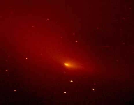 La rupture de la Comète 73P, en 1995<br /> (Crédits : Jim V. Scotti)