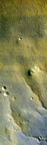 Première image en couleurs d'HiRISE <br />(Crédits : NASA/JPL/University of Arizona) 