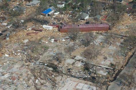 Les dégâts engendrés par le passage de Katrina sont considérables<br />Un an après, les plaies dans le paysage et les esprits restent vivaces<br /> (Crédits : FEMA)