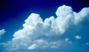 Figure 1: Au sein d'un cumulus, la turbulence peut faciliter l'apparition de précipitations.