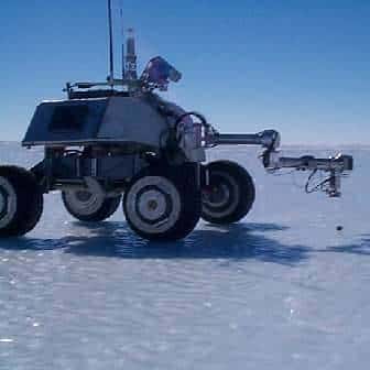 Nomad dans son environnement glacé, le jour de son arrivée. Crédit NASA/Carnegie
