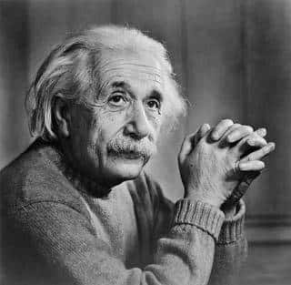 Albert Einstein alors qu'il travaillait sur une théorie unifiée des interactions à Princeton, vers la fin de sa vie. Cliquez sur l'image pour agrandir Crédit : Yousuf Karsh