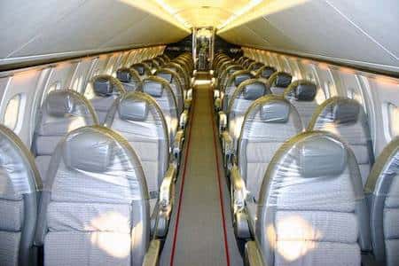 Cabine passagers du Concorde. Crédit : Martin J. Galloway - GNU Free Documentation License