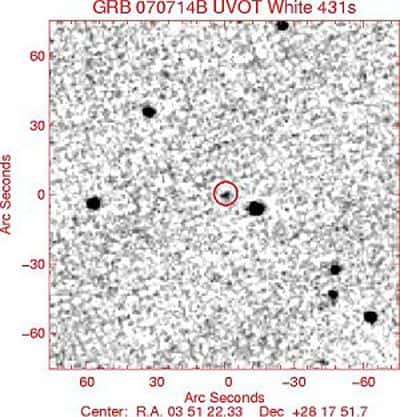 GRB 070714B vu en ultraviolet, juste après l'éclat de rayons gamma.<br />Crédit <em>Swift/UVOT Science Team/Nasa</em>