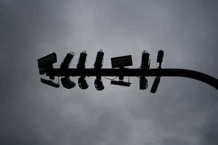 Caméras de vidéosurveillance chargées, à Londres, d’aider à la régulation du trafic. © jeroen020, Flickr