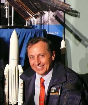 Michel Tognini, chef du Centre Européen des Astronautes, est général de l'Armée de l'air. Il a travaillé sur le projet de navette européenne Hermès, s'est  entraîné sur le simulateur de la navette russe Bourane et a volé sur Colombia : c'est probablement  l'astronaute le plus expérimenté du monde pour le pilotage de navettes... © Futura-Sciences