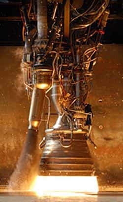 Le moteur Merlin 1C au banc. Crédit SpaceX.