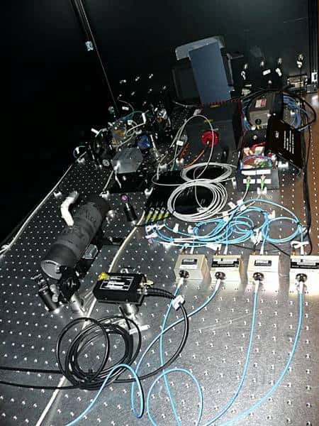 La stabilisation du laser de mesure (fréquence stable a 10<sup>-9</sup>. © Françoise Delplancke