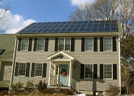 Une maison solaire aux Etats-Unis, totalement indépendante sur le plan énergétique. Source Commons