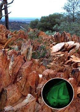 La région des Jack Hills, en Australie, où ont été découverts les plus vieux zircons connus sur Terre. En bas à droite, l'image au microscope d'un zircon vieux de 4,03 milliards d'années. © <em>Nature</em>-B. Watson & M. Hopkins