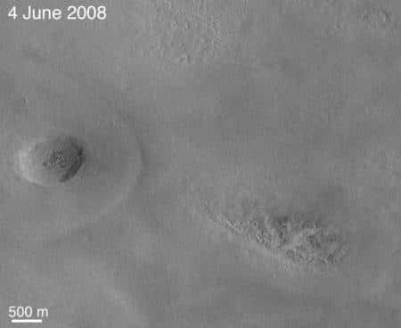 Cliquer sur l'image pour l'agandir. Cette image a été prise dans la région d'<em>Arcadia Planitia.</em> Crédit<em> </em>: <em>NASA/JPL-Caltech/University of Arizona</em>