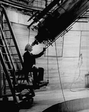 Percival Lowell, riche astronome amateur américain, a vu des canaux artificiels partout sur Mars. Crédit <em>Smithsonian National Air and Space Museum</em>