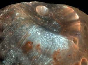 Le cratère Stickney sur Phobos. Crédits : MRO/Nasa