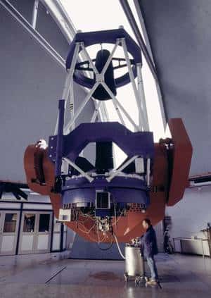 Le télescope MGP de 2,2 mètres de diamètre de l'Observatoire de La Silla au Chili. Crédits : ESO