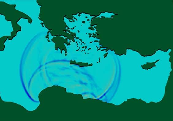 Simulation d'une onde de choc au niveau de la Crète, 10 minutes après un séisme. En l'an 365 après J.C., une succession de tremblements de terre (le plus grand de magnitude estimée à 8,5) a provoqué un tsunami frappant la Grèce, l'Italie et l'Égypte et tuant quelque 5.000 personnes pour la seule ville d'Alexandrie. ©Achilleas Samaras et al., Ocean Science