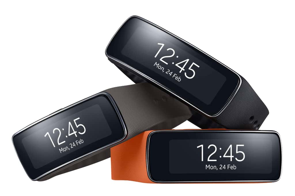 Le bracelet Gear Fit de Samsung est l’un des nombreux objets connectés qui ont été présentés lors du <em>Mobile World Congress</em>. Il sera disponible en avril. © Samsung