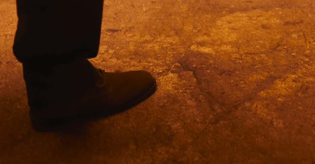 Le pied de Scott Kelly sur Mars ? Non, sur une reproduction du sol de la planète rouge en liège. © <em>Amorim Cork Flooring</em>, <em>Stream and Tough Guy</em>, Capture Vimeo