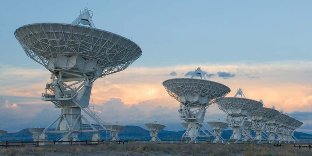 Grâce à un système baptisé Cosmic Seti (<em>Commensal Open-Source Multimode Interferometer Cluster Search for Extraterrestrial Intelligence</em>), les chercheurs pourront bientôt exploiter le  VLA, Très grand réseau Karl-G.-Jansky (VLA - États-Unis) à la recherche de technosignatures 24 heures sur 24 et 7jours sur 7. © Alex Savello, NRAO