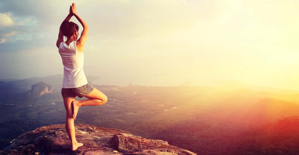 Dans certains cas, le yoga permettrait de réduire ou de mieux supporter un traitement. © Izf, Shutterstock