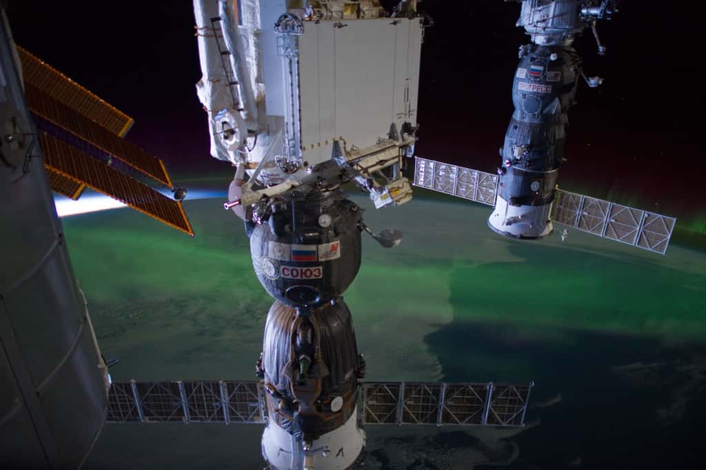 Le cargo Progress amarré à la Station a finalement réussi à corriger la trajectoire de l'ISS. © Nasa