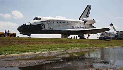 La navette Discovery, de retour après la mission STS-124 de mai 2008. Crédit Nasa