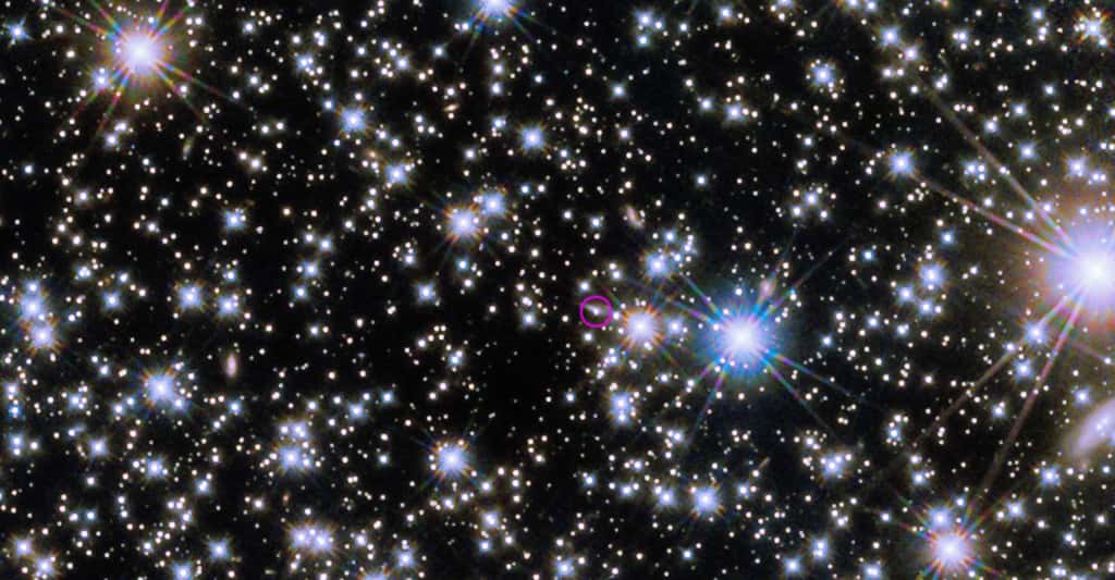 Des chercheurs du monde entier viennent d’enregistrer le plus puissant sursaut gamma « de tous les temps ». Ici, sa rémanence infrarouge révélée par le télescope spatial Hubble. © Nasa, ESA, CSA, STScI, A. Levan (Radboud University) ; Image Processing : Gladys Kober 