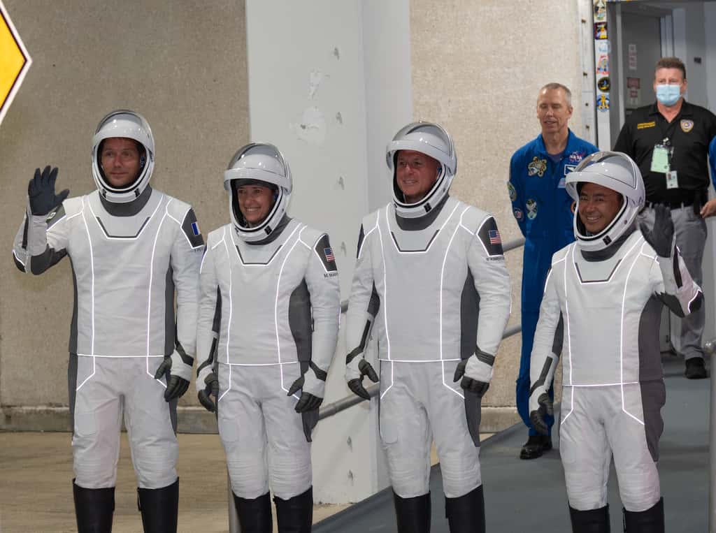L’équipage en tenue lors de la répétition générale du 18 avril 2021. Thomas Pesquet, futur commandant de la mission Alpha, à gauche. © S. Corvaja, ESA