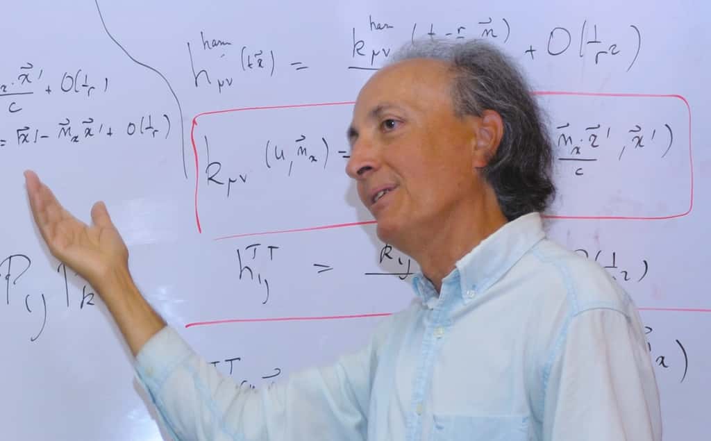Thibault Damour, professeur permanent à l'IHES (le Princeton français) depuis 1989, est l’un des plus éminents physiciens théoriciens français et l’un des plus grands chercheurs dans le domaine des ondes gravitationnelles. Avec ses collègues, il a fait des contributions fondamentales qui ont permis aux membres de Ligo d’interpréter le signal de la collision des trous noirs. Il est aujourd’hui lauréat duSpecial Breakthrough Prize in Fundamental Physics.© Wikipédia, CC by 3.0
