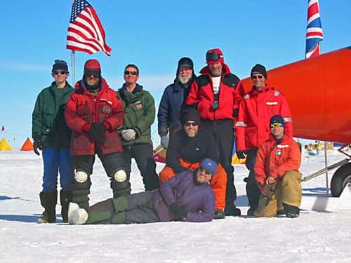 L’équipe du <em>British Antarctic Survey</em>. Hugh Corr est au centre, devant David Vaughan. © Carl Robinson-<em>British Antarctic Survey</em>