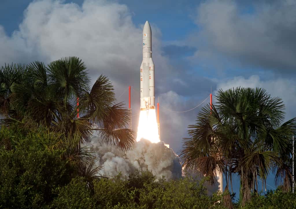 Lancement réussi à Kourou pour la fusée Ariane 5. © ESA, CNES, Arianespace, CSG 