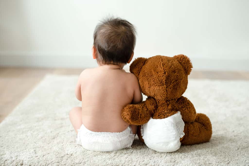 D'après l’enquête nationale périnatale 2021, 43,6 % des femmes disent ne pas avoir reçu de conseils sur le couchage du nouveau-né. © Rawpixel.com, Adobe Stock