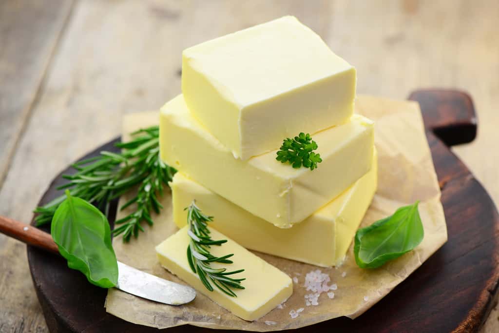 Il est souvent reproché au beurre et à d’autres produits laitiers de contenir des graisses saturées. © photocrew, Fotolia