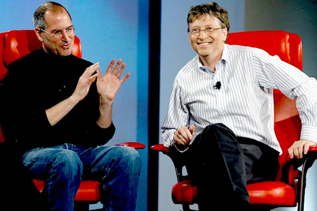 Bill Gates, fondateur de Microsoft, en compagnie de Steve Jobs, fondateur d'Apple à la conférence All Things Digital. Microsoft est devenu l’un des grands investisseurs de OpenAI – ChatGPT a été intégré à son moteur de recherche Bing en 2023. © All Things Digital