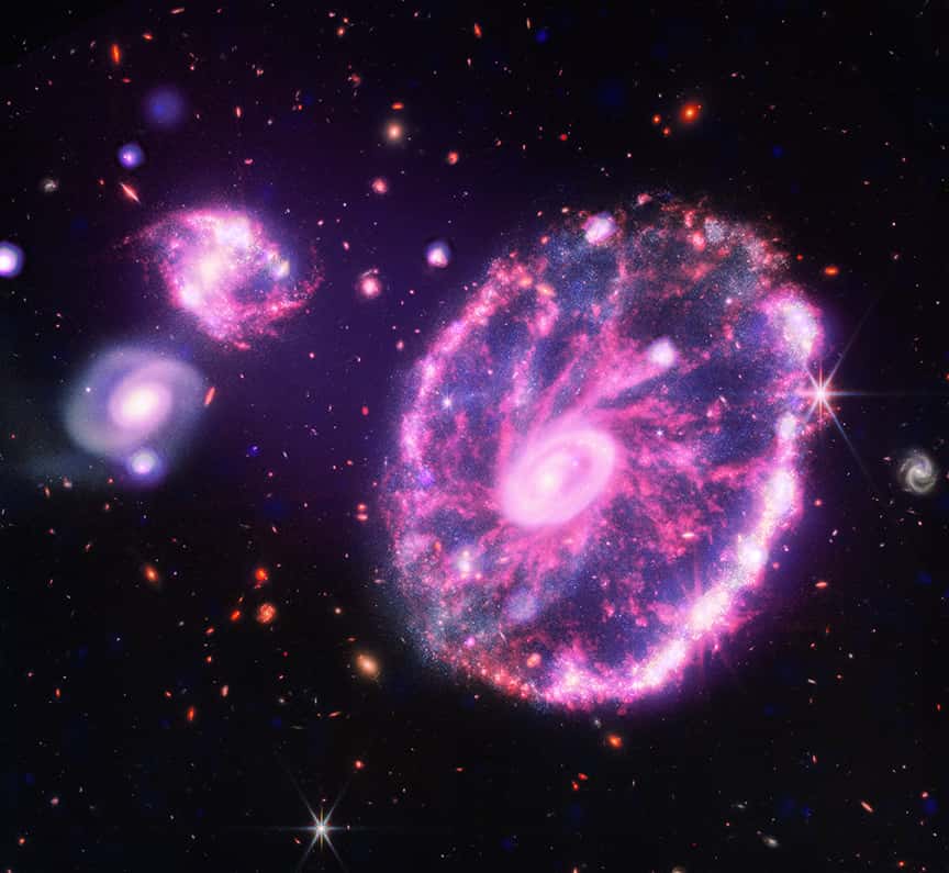 La galaxie du Roue du Chariot sondée par James-Webb et Chandra. © Nasa, CXC, SAO, IR (Spitzer) : Nasa, JPL-Caltech ; IR (Webb) : Nasa, ESA, CSA, STScI