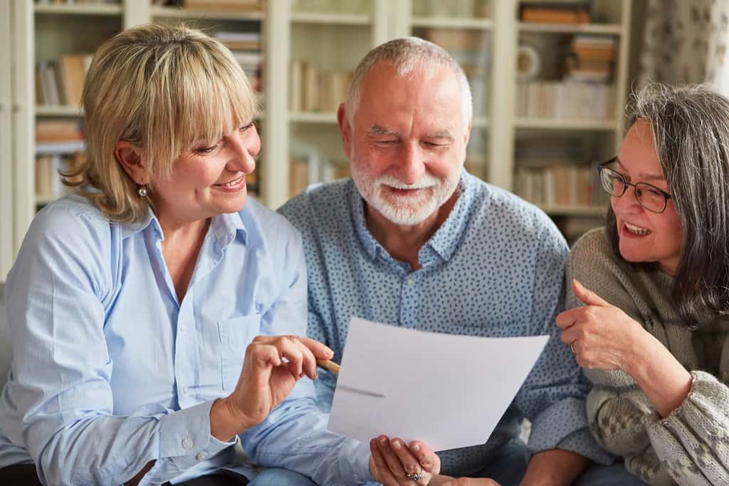  Pour comparer efficacement les mutuelles santé, il faut tenir compte des principaux critères pour une vie saine et un choix éclairé. © Robert Kneschke, Adobe Stock