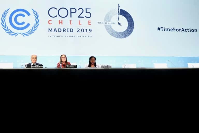 La COP25, une occasion « ratée » de répondre à l'urgence climatique. La ministre chilienne de l'Environnement préside la séance de clôture de la COP25 à Madrid le 15 décembre 2015. © Oscar Del Pozo, AFP 