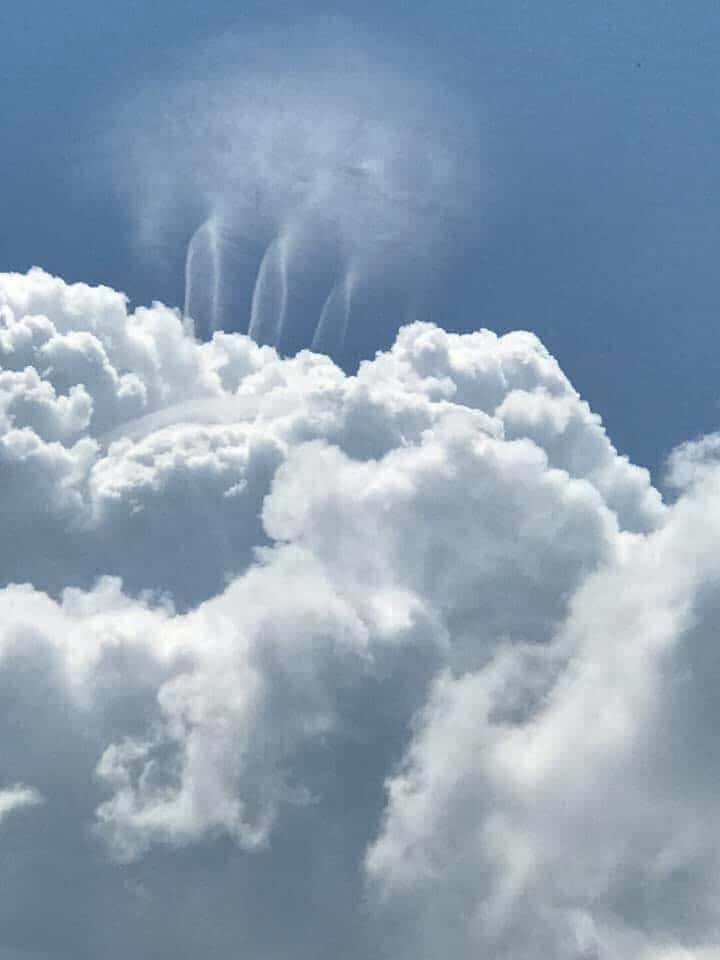 Un triple flash nuageux photographié en Alabama, États-Unis, en 2020. © Jamie et Reagan Smith