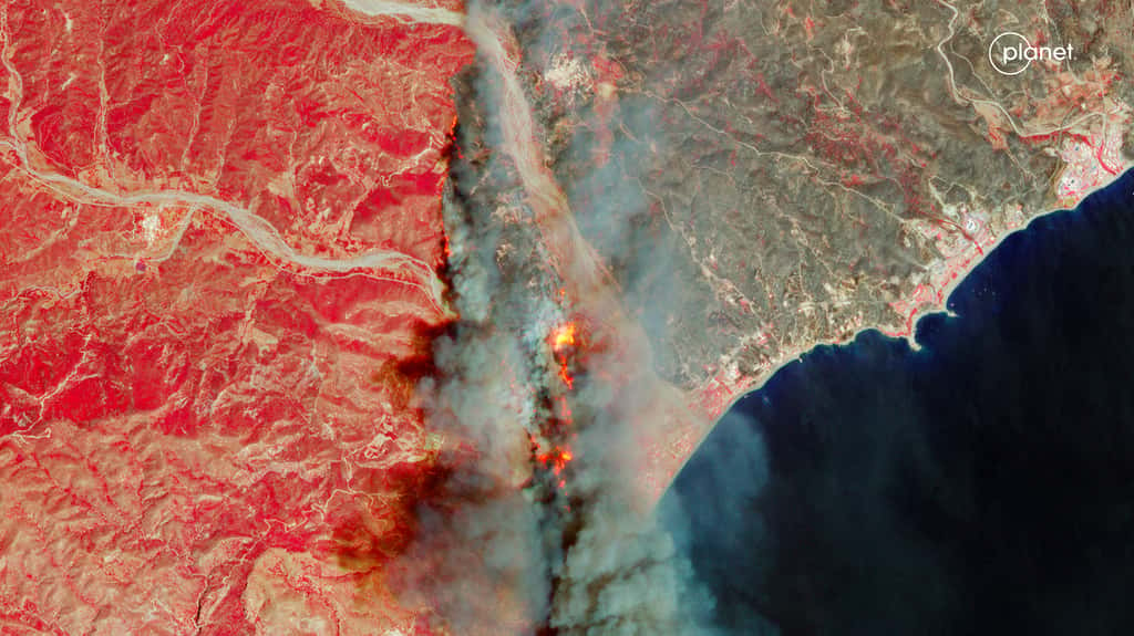 L'île de Rhodes en Grèce confrontée à des feux depuis le 18 juillet. Cette image satellitaire a été acquise par Planet le 24 juillet 2023. © Planet Labs PBC
