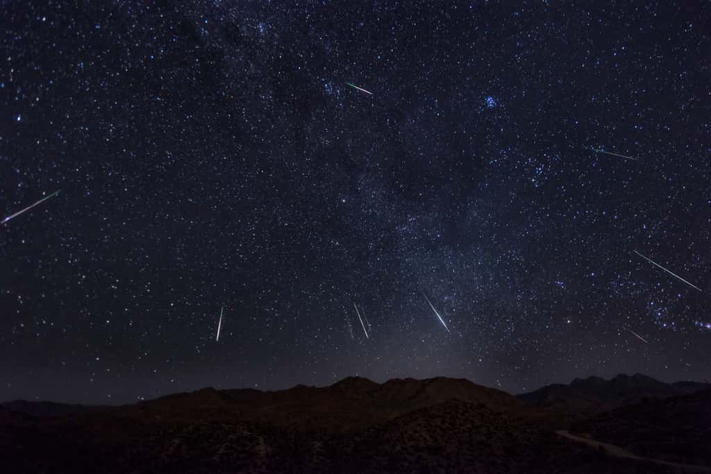 Le ciel d'Arizona parsemé d'étoiles filantes