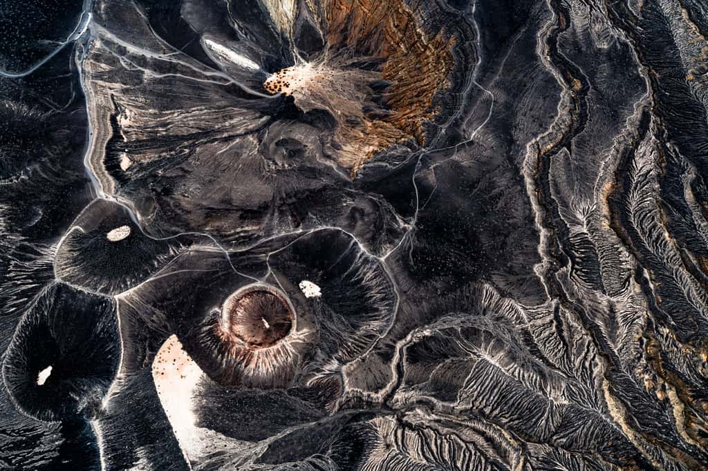 Vallée de la mort : vue aérienne de ses deux plus célèbres cratères