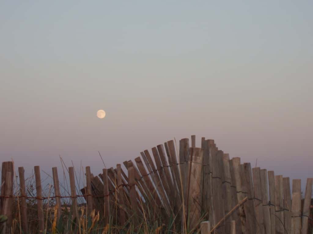 Lever de Pleine Lune sur la plage