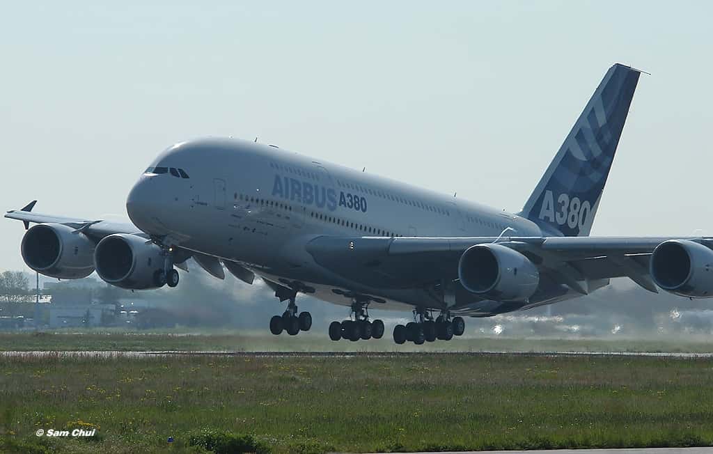 L'A380 décolle !